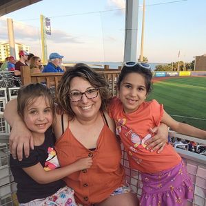 Meet your Posher, Hillary